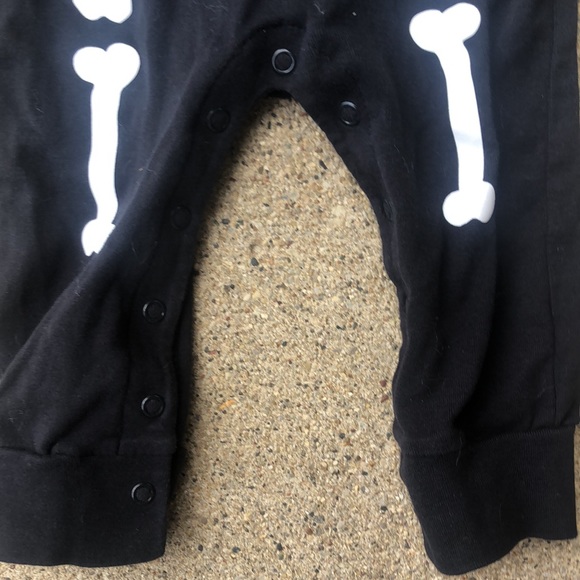 - Baby skeleton outfit 12 month - Picture 3 of 5